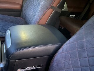 2016 Toyota Land Cruiser 200 Series Рестайлинг 2, серый, 7300000 рублей, вид 5