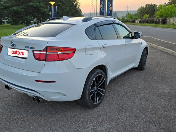 2013 BMW X6 M I (E71) Рестайлинг, белый, 2000000 рублей - вид 6