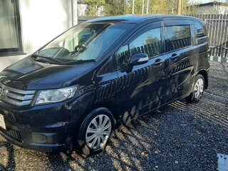 2012 Honda Freed I Рестайлинг, чёрный, 900000 рублей, вид 1