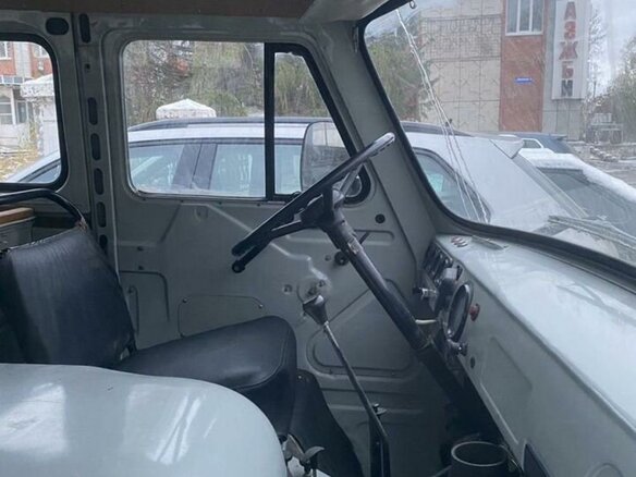 2000 УАЗ 3909, белый, 360000 рублей - вид 1