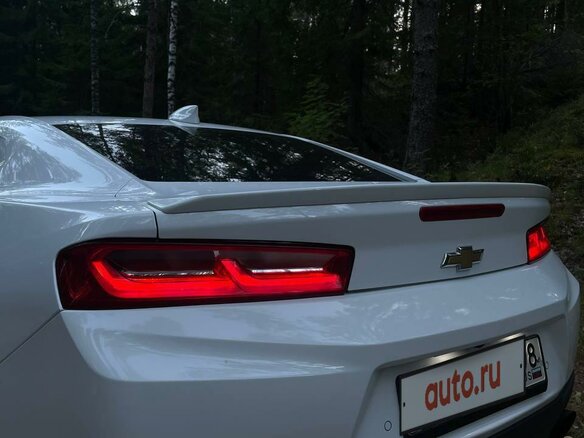 2016 Chevrolet Camaro VI, белый, 3000000 рублей - вид 2