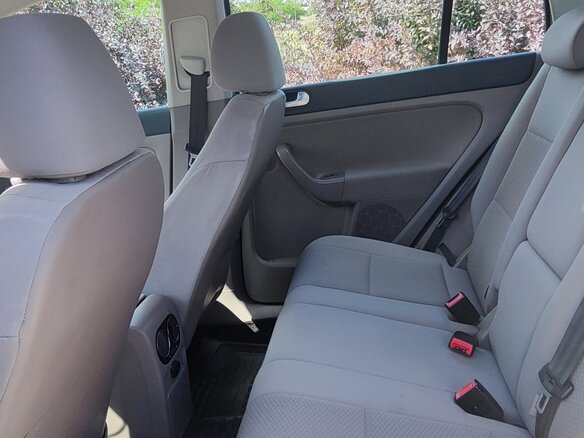 2010 Volkswagen Golf Plus II, коричневый, 800000 рублей - вид 10