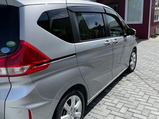 2017 Honda Freed+ II, серый, 1450000 рублей, вид 3