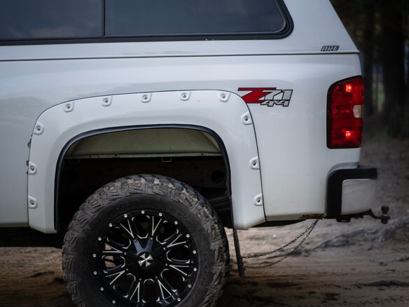 2013 Chevrolet Silverado II (GMT900), белый, 3000000 рублей - вид 17