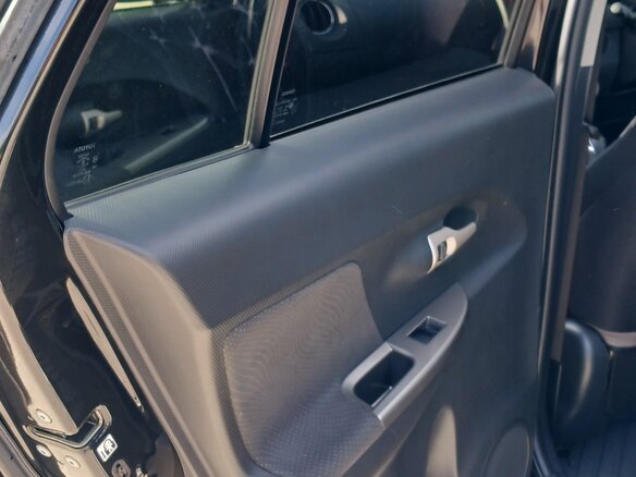2012 Toyota Ist II, чёрный, 980000 рублей - вид 11