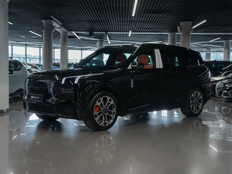 Lynk & Co 900