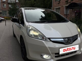 2012 Honda Fit Hybrid II, белый, 900000 рублей, вид 3