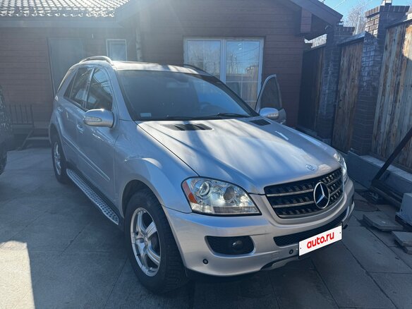 2005 Mercedes-Benz M-Класс 350 II (W164), серебристый, 1000000 рублей