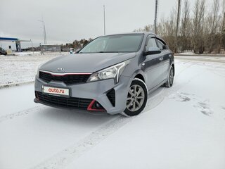 2021 Kia Rio IV Рестайлинг, серый, 1550000 рублей, вид 2