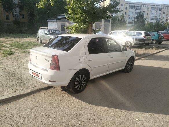 2011 Renault Logan I Рестайлинг, белый, 570000 рублей - вид 9