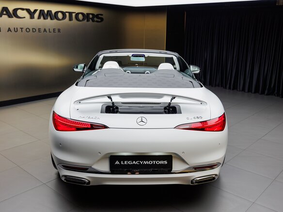 2025 Mercedes-Benz Maybach SL, белый - вид 3