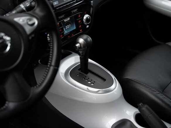 2012 Nissan Juke I, красный - вид 16