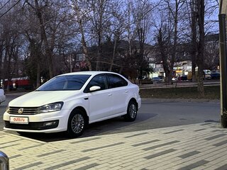 2017 Volkswagen Polo V Рестайлинг, белый, 1150000 рублей, вид 2