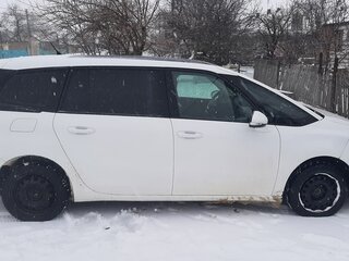 2017 Citroen C4 Picasso II Рестайлинг, белый, 1100000 рублей, вид 3