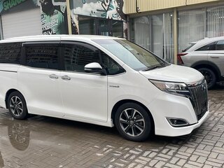 2018 Toyota Esquire I Рестайлинг, белый, 2400000 рублей, вид 2
