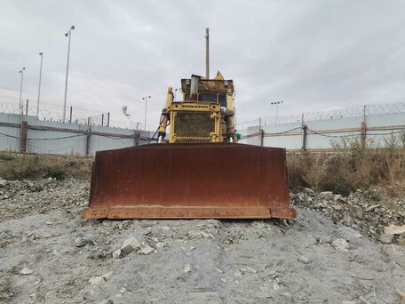 1996 Komatsu D155, жёлтый, 5000000 рублей, вид 1