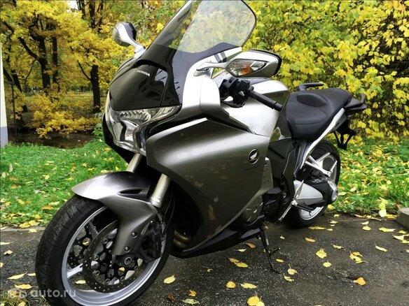 2011 Honda VFR 1200, серый, 890000 рублей - вид 2
