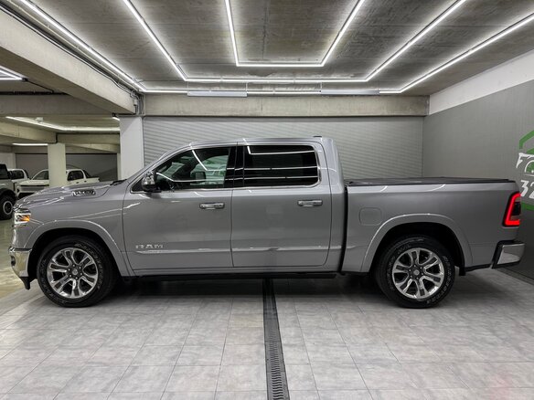 2022 Ram 1500 Crew Cab V, серебристый, 7450000 рублей - вид 25