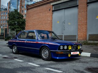 1980 BMW 5 серии 518 5-speed I (E12) Рестайлинг, синий, 1790000 рублей, вид 4