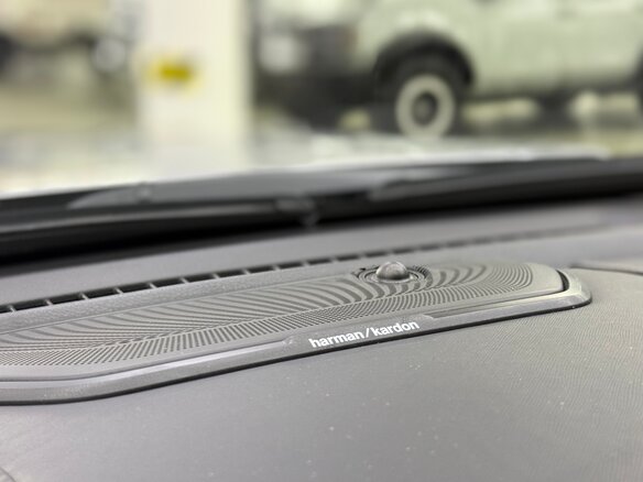 2022 Ram 1500 Crew Cab V, серебристый, 7450000 рублей - вид 16
