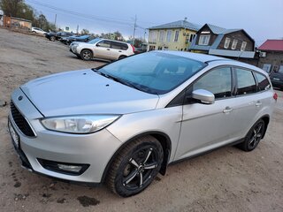 2016 Ford Focus III Рестайлинг, серебристый, 860000 рублей, вид 2