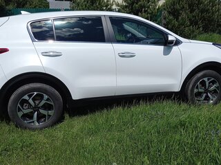 2020 Kia Sportage IV Рестайлинг, белый, 2000000 рублей, вид 3