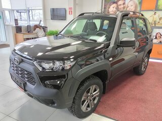 2023 Lada (ВАЗ) Niva Travel I, чёрный, 1553900 рублей, вид 1