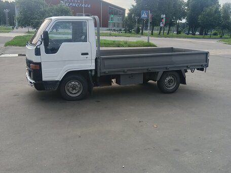 1995 Toyota Dyna, белый, 649999 рублей, вид 1
