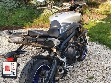 2015 Yamaha MT-09 Tracer (FJ-09), серебристый, 740000 рублей, вид 3