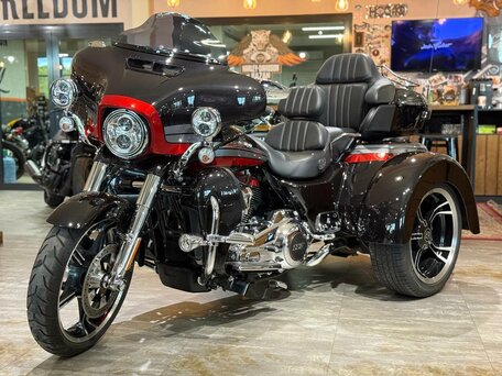 2020 Harley-Davidson CVO Tri Glide, чёрный, 7500000 рублей, вид 1