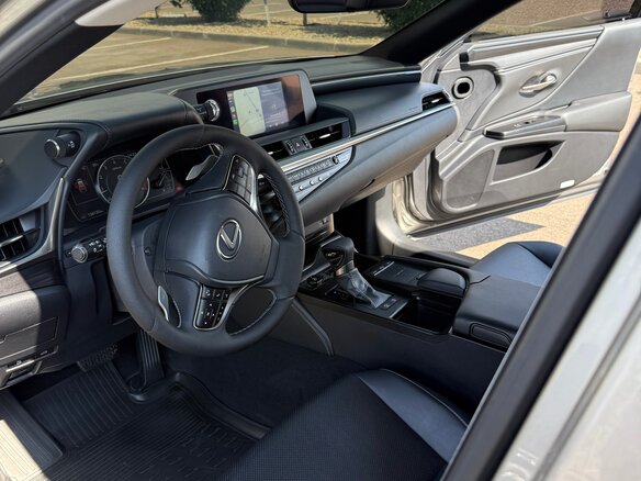 2019 Lexus ES 200 VII, серый - вид 9