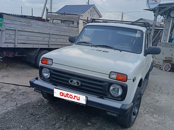 2011 Lada (ВАЗ) 2121 (4x4) I Рестайлинг, белый, 400000 рублей