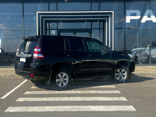 2015 Toyota Land Cruiser Prado 6-speed 150 Series Рестайлинг 1, чёрный, 2998000 рублей, вид 4