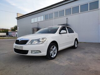 2011 Skoda Octavia II (A5) Рестайлинг, белый, 990000 рублей, вид 1