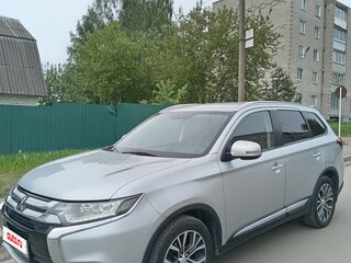 2015 Mitsubishi Outlander III Рестайлинг 2, серебристый, 1600000 рублей, вид 1