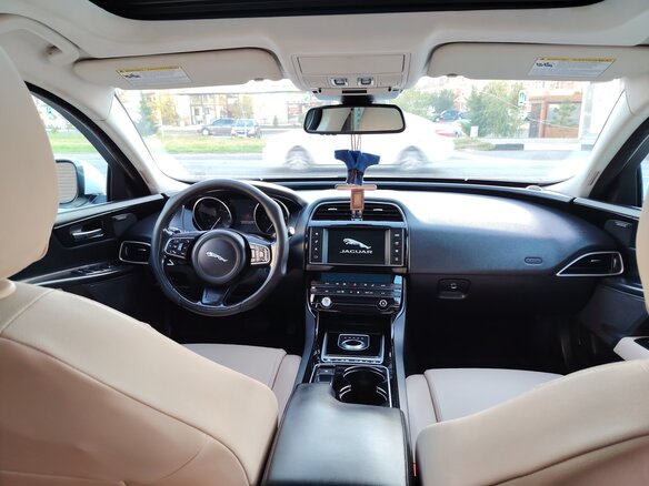 2017 Jaguar XE I, белый, 1200000 рублей - вид 6