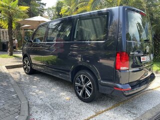 2020 Volkswagen Multivan T6 Рестайлинг, синий, 4850000 рублей, вид 5