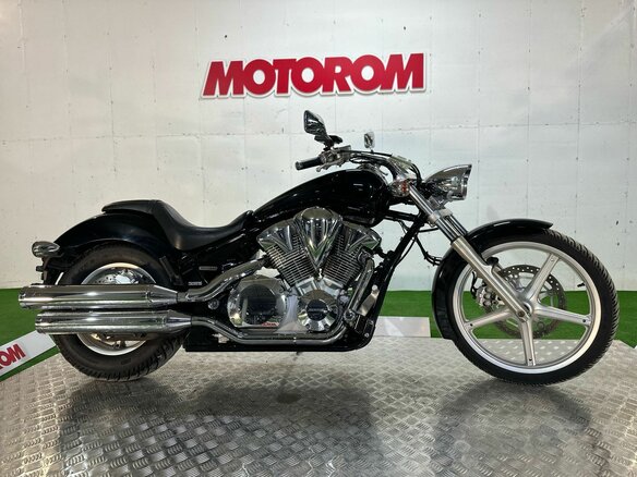 2010 Honda VT 1300CS Sabre, чёрный