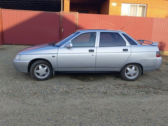 2003 Lada (ВАЗ) 2110, серебристый, 260000 рублей - вид 3