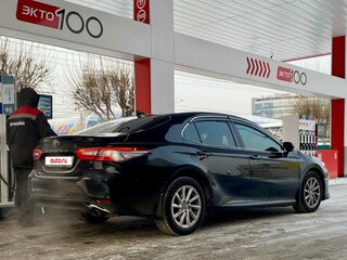 2021 Toyota Camry VIII (XV70) Рестайлинг, чёрный, 3200000 рублей, вид 2
