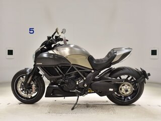 2015 Ducati Diavel, золотистый, 985000 рублей, вид 2