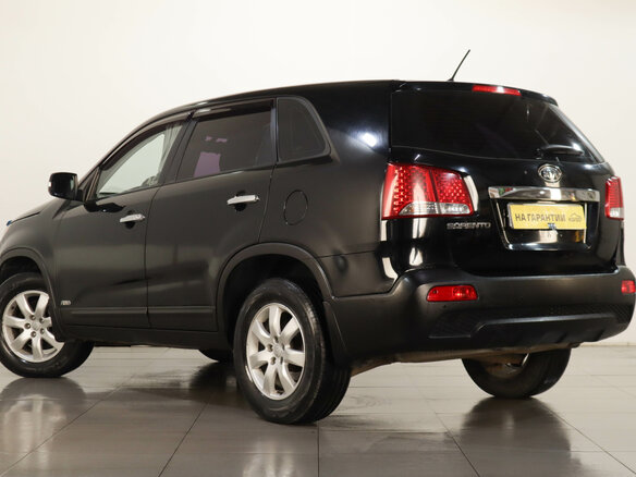 2011 Kia Sorento II, чёрный - вид 3