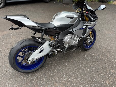 2015 Yamaha YZF-R1, серебристый, 1650000 рублей, вид 3