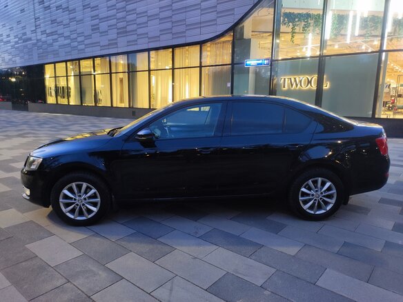 2016 Skoda Octavia III (A7), чёрный, 885000 рублей - вид 4