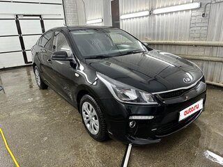 2019 Kia Rio IV, чёрный, 1800000 рублей, вид 3
