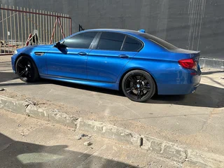 2012 BMW M5 V (F10), синий, 3100000 рублей, вид 2