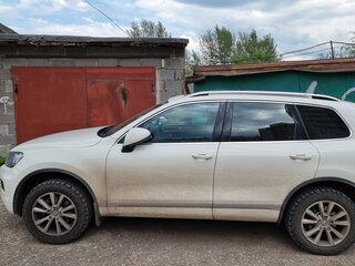 2011 Volkswagen Touareg II, белый, 2400000 рублей, вид 3