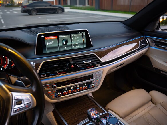 2016 BMW 7 серии 740d xDrive VI (G11/G12), серый, 4500000 рублей - вид 25