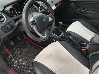2015 Ford Fiesta Mk6 Рестайлинг, белый, 730000 рублей, вид 4