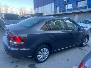 2016 Volkswagen Polo V Рестайлинг, серый, 930000 рублей, вид 4